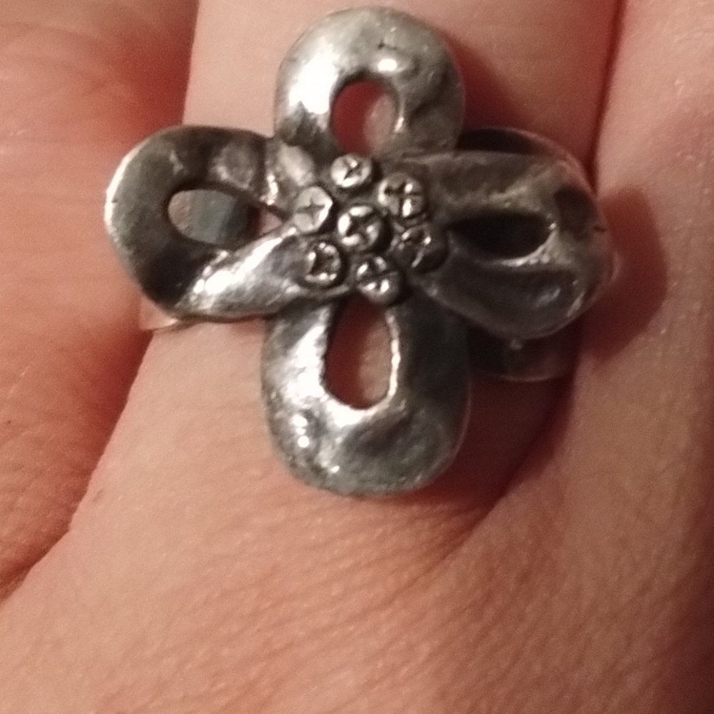 New Mexico Navajo Elegant Silver Flower Dogwood Ring